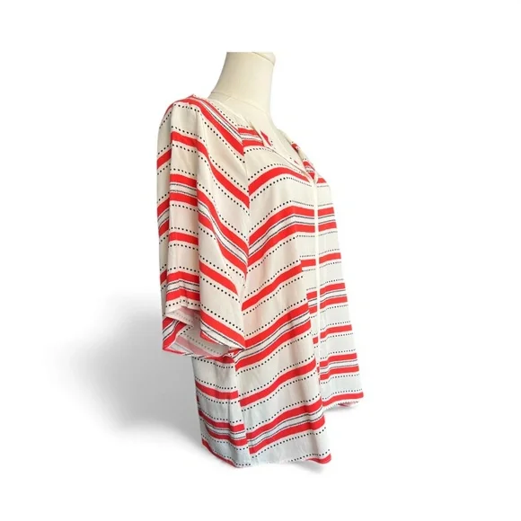 🧡🖤 NWOT ELLE Orange/Red, Black & White Pattern V-Neck Blouse | Sz L - Picture 2 of 7